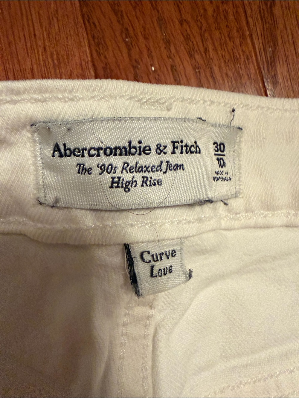 Abercrombie Curve Love High Rise 90s
Relaxed Jean Ecru with Front Yoke cream - Picture 4 of 9